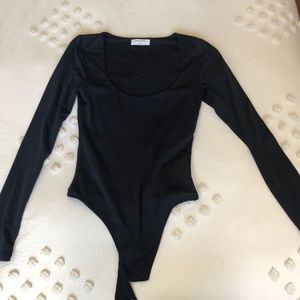 Aritzia Babaton Contour Scoopneck Bodysuit Black S